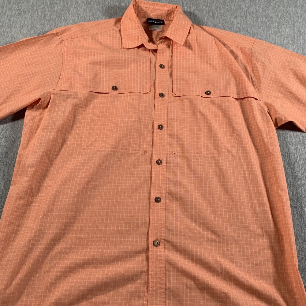 Patagonia Shirt Mens XL Orange Short Sleeve Button Front Fishing Outdoor Pockets
